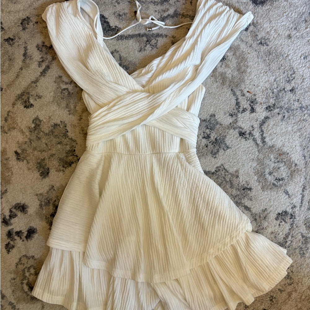 Here Comes the Sun Ribbed Ruffle Romper Size Large Elegant White